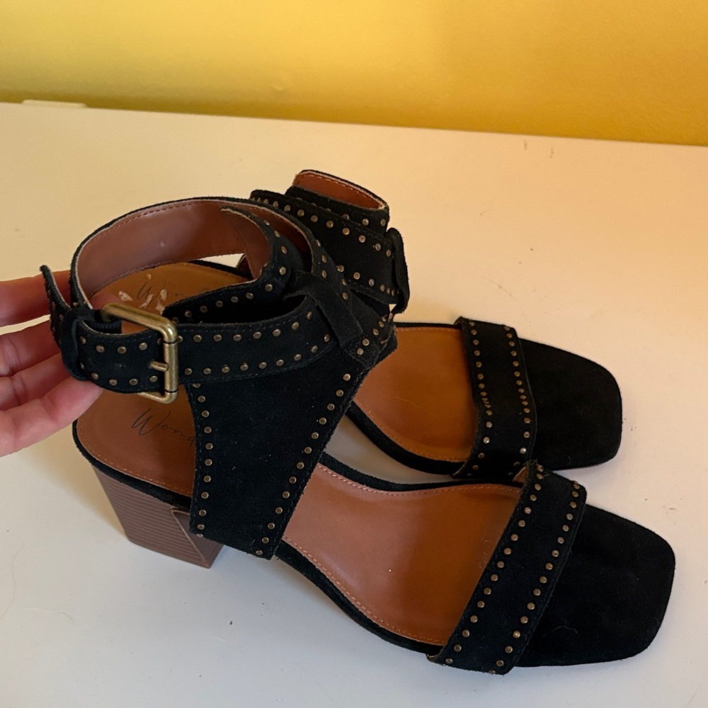 Wonderly Delilah Black Suede Block-Heel Ankle Buckle Sandals Size 10